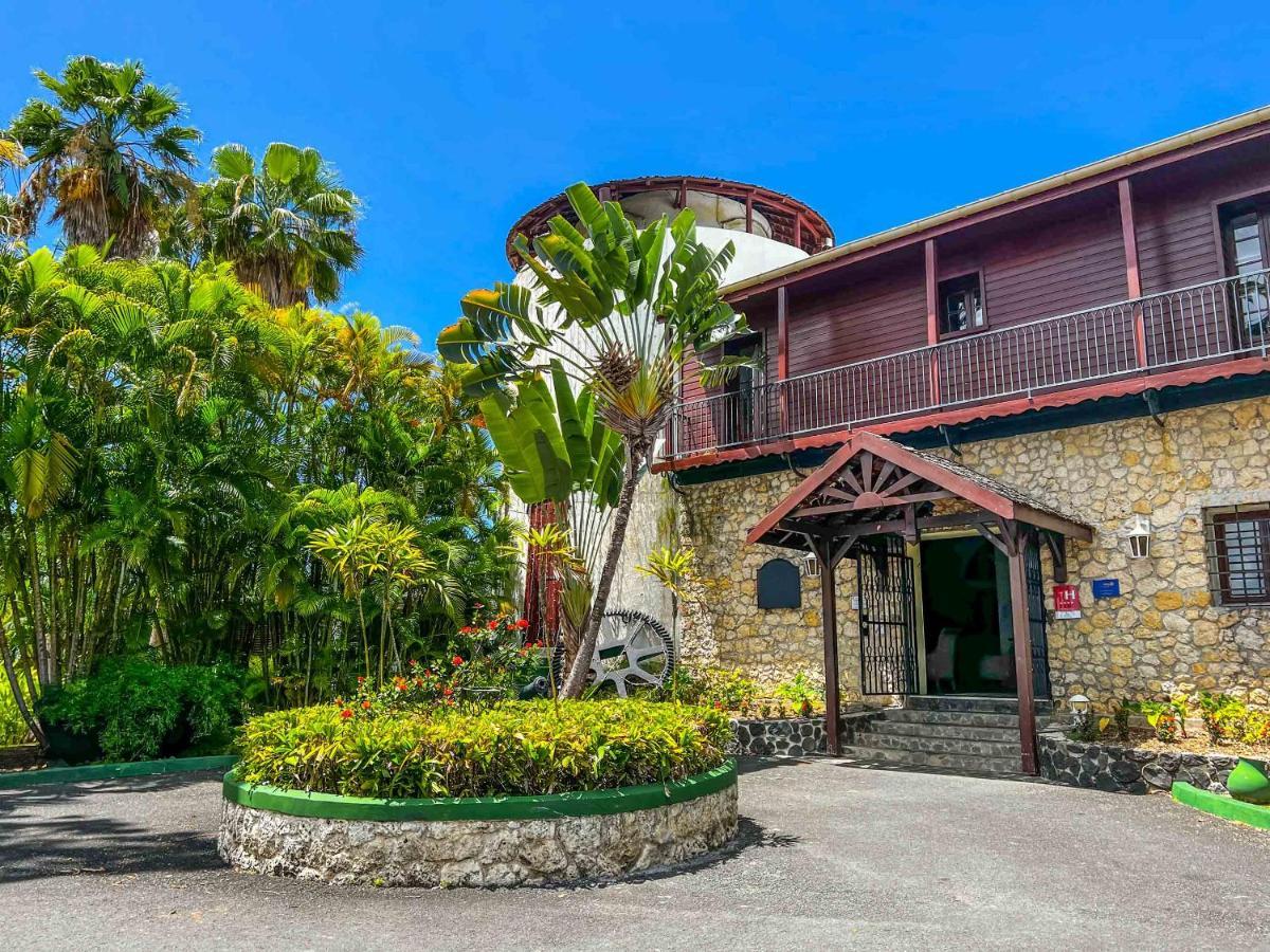 Hotel Auberge De La Vieille Tour Le Gosier  Exterior photo
