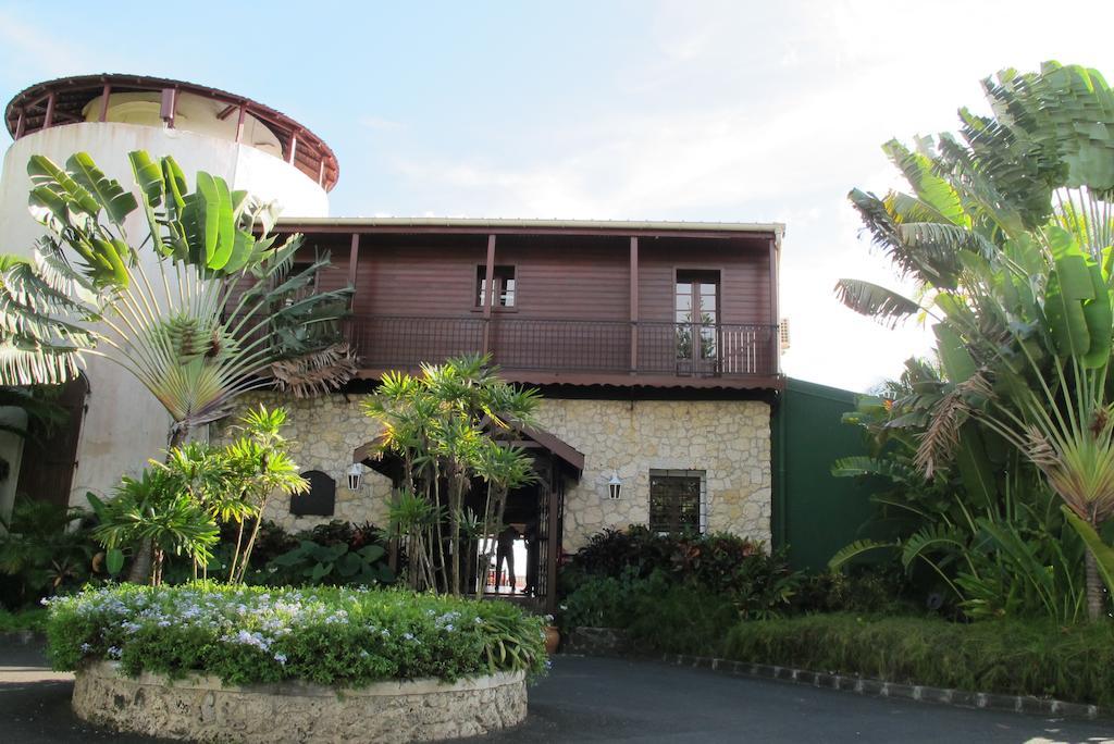 Hotel Auberge De La Vieille Tour Le Gosier  Exterior photo