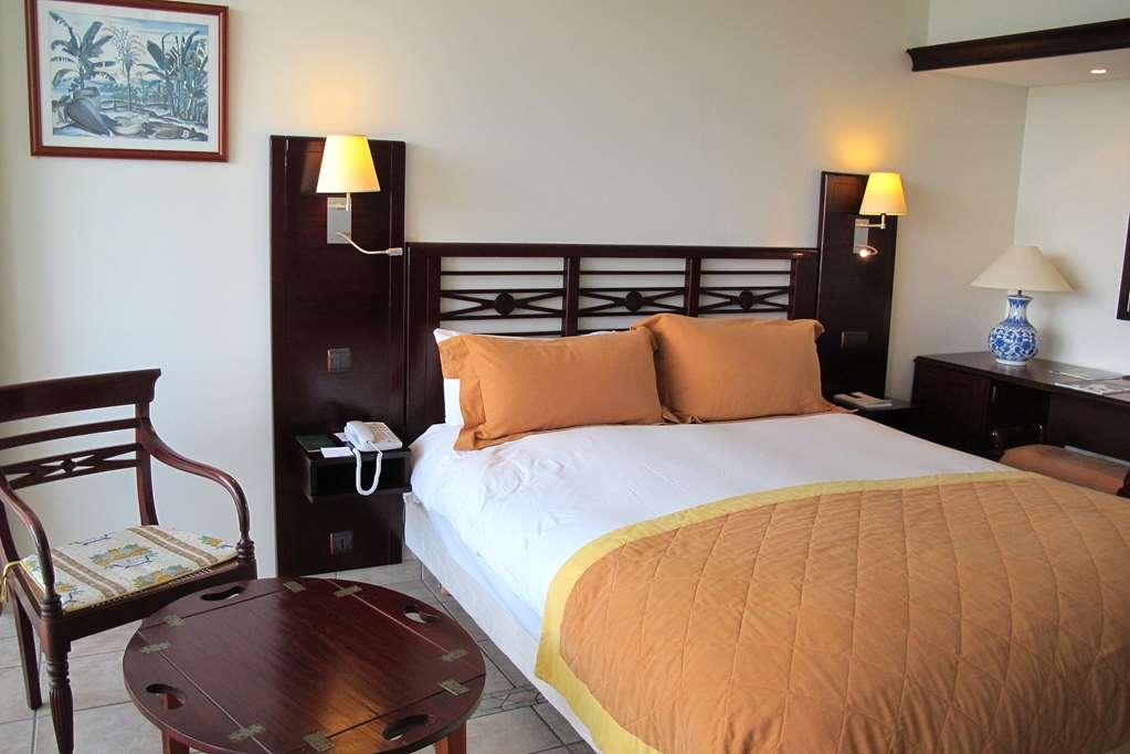 Hotel Auberge De La Vieille Tour Le Gosier  Room photo